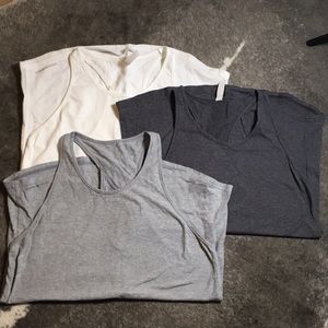 Underarmour tank tops lot of 3 workout shirt top